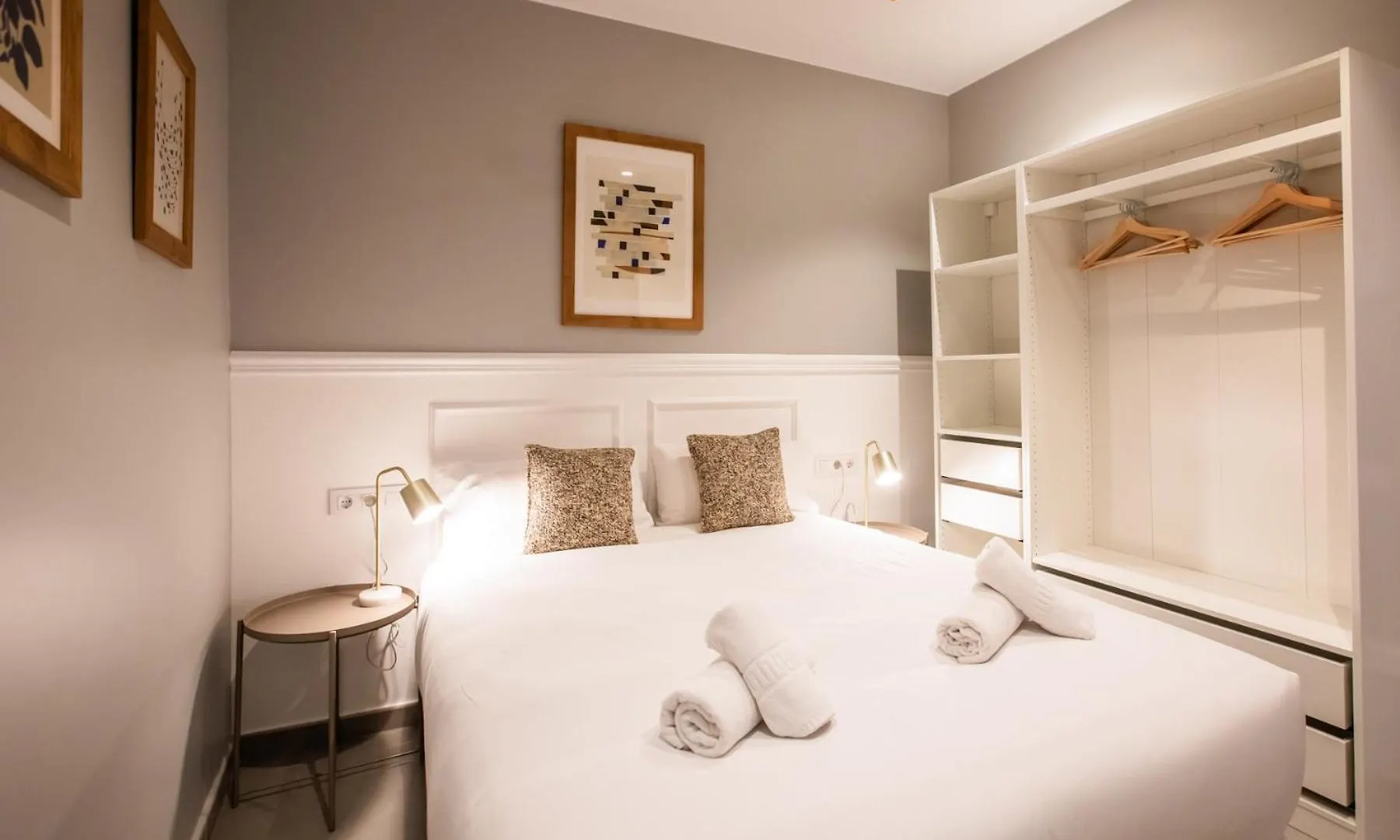 21Mal1089-Magnific Apartment Near Sagrada Familia 바르셀로나